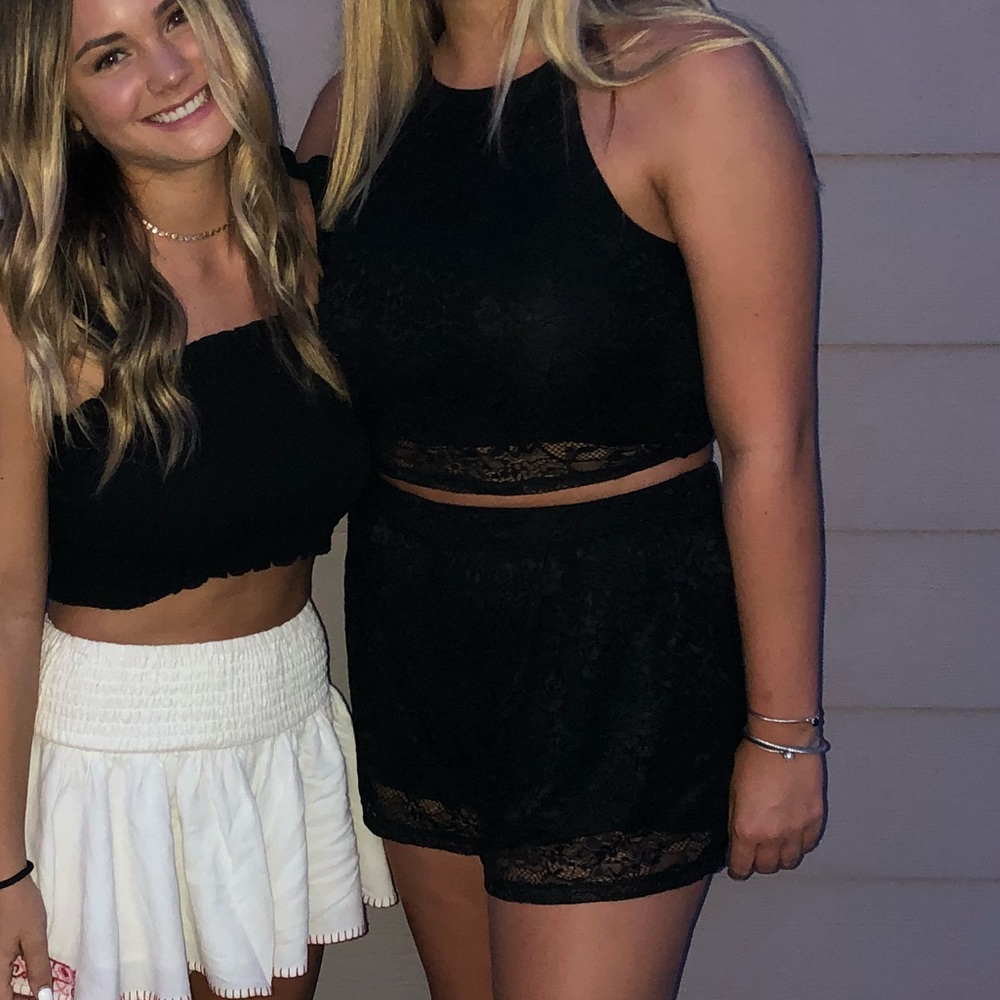 black two piece set